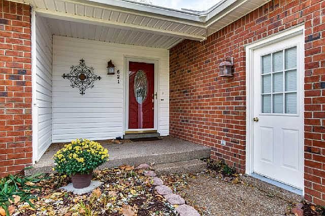 2nd image of 621 Sugartree Ln