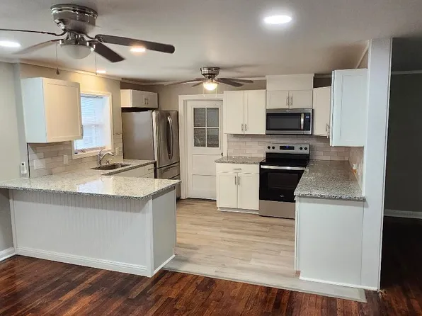 305 E Hilton Ave, Kingsland, GA 31548