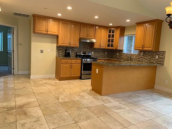 Open kitchen - fully upgraded!