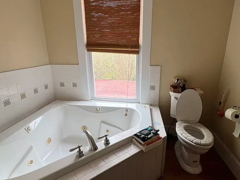 208 W Main St — Photo 11