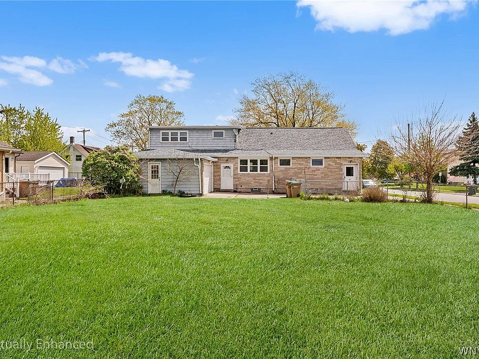 1st image of 30 Meadowlawn Rd