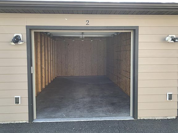 3rd image of 1037 Enterprise Dr APT 1