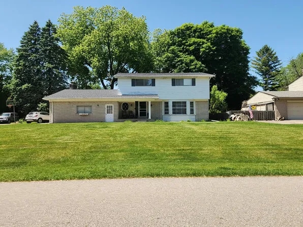 882 Lynndale Dr, Rochester Hills, MI 48309
