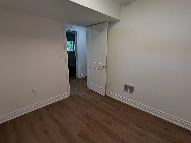 251 Meadow Rd #2 — Photo 8