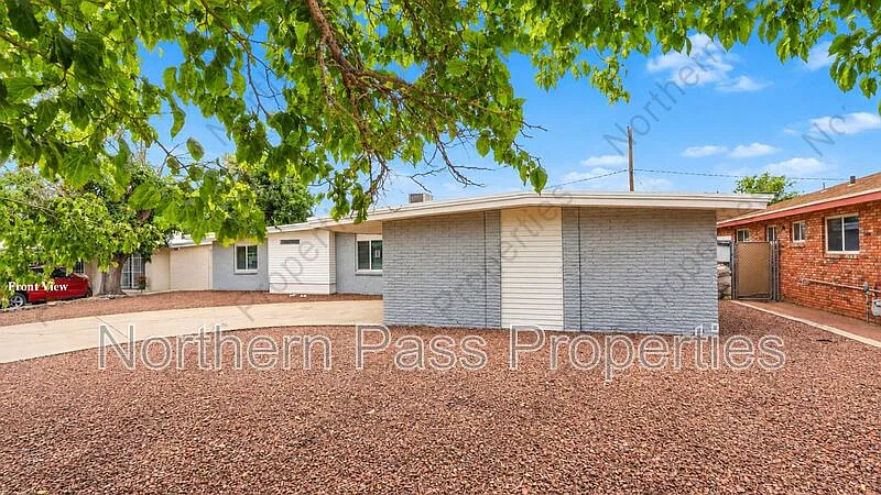 4 bed, 2.0 bath, 1520 sqft, $1,795 — Photo 3