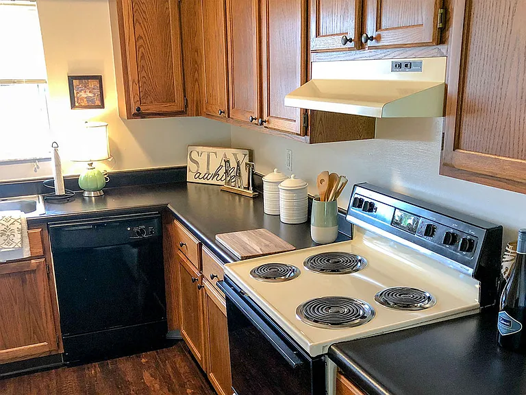 Sterling Heights Apartments — Photo 17