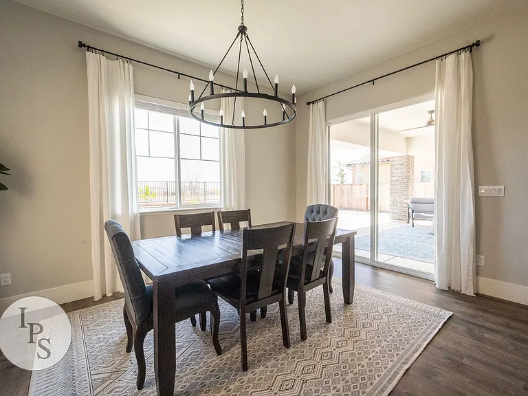 4299 Vineyard Dr — Photo 14