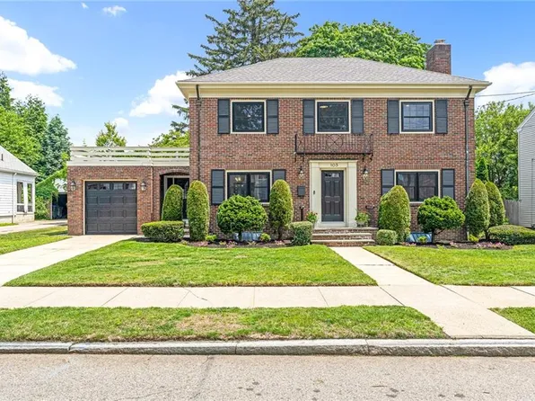 103 Jastram St, Providence, RI 02908