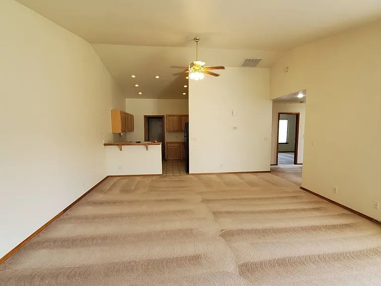 9506 Goodrich Rd SE — Photo 4