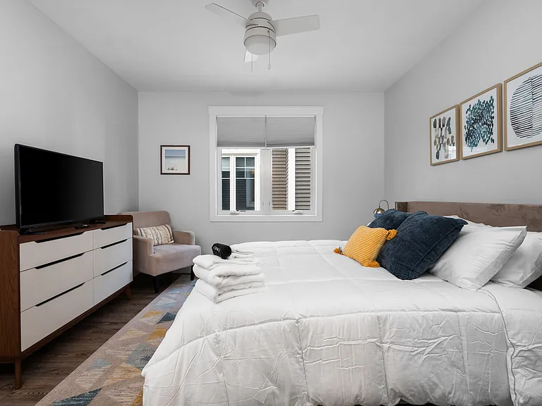 922 E Front St #201 — Photo 28