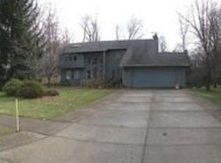 13350 N Partridge Dr, Valley View, OH