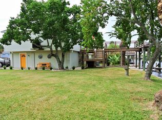 168 Barracuda St, Bayou Vista, TX 77563