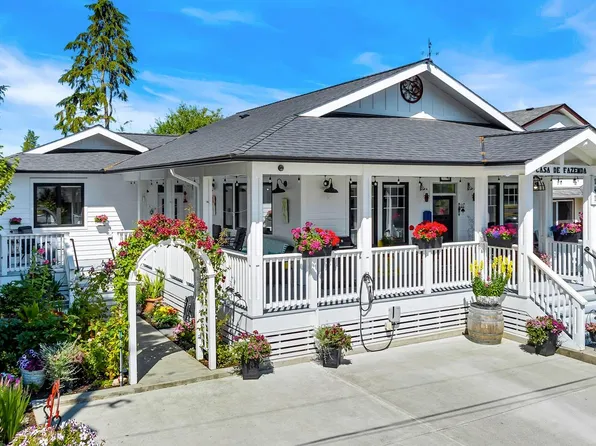 141 Castle Pl, Duncan, BC V9L 4Y3