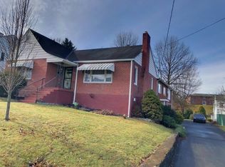 127 Woods Ave, Oak Hill, WV 25901