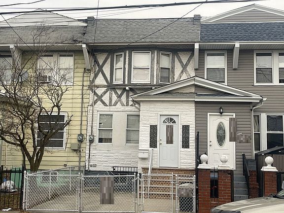 4th image of 1587 E 96th St