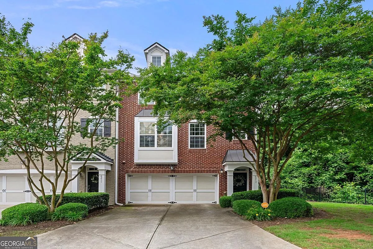 6213 Indian Wood Cir SE photo 1