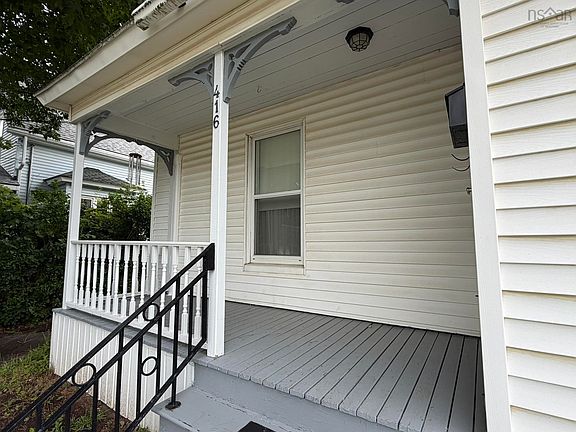 3rd image of 416 Pleasant St