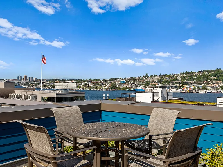 Dexter Lake Union — Photo 32