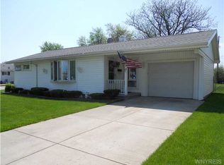 230 Glenhurst Rd, Tonawanda, NY 14150