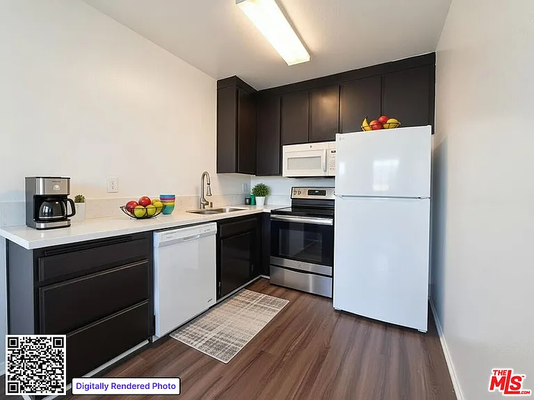 1137 W 36th Pl #3 — Photo 3