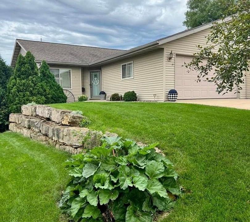 1010 St, Dodgeville, WI 53533 Zillow