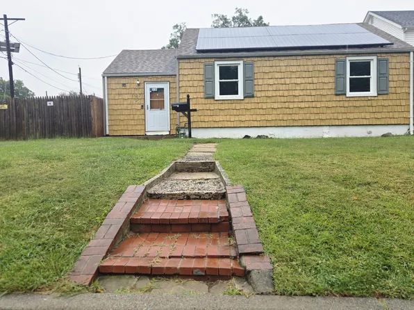 107 E Cliff Rd, Colonia, NJ 07067