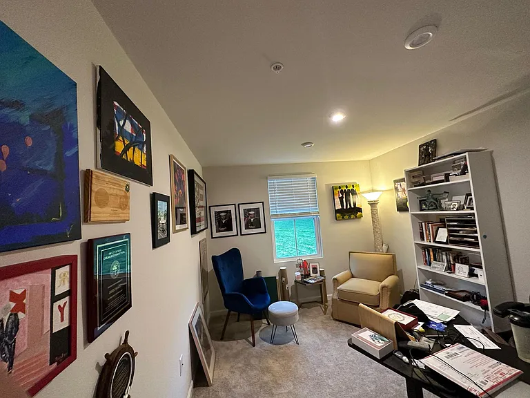 1004 Veneer Ct — Photo 16