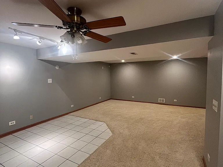 10304 Wilmette Ave — Photo 16