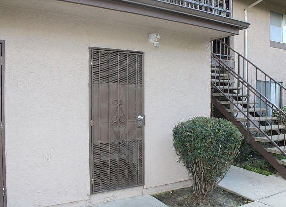 3rd image of 1134 Oxford Dr Unit C