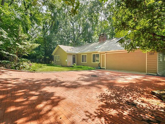 2nd image of 189 Dickinson Rd
