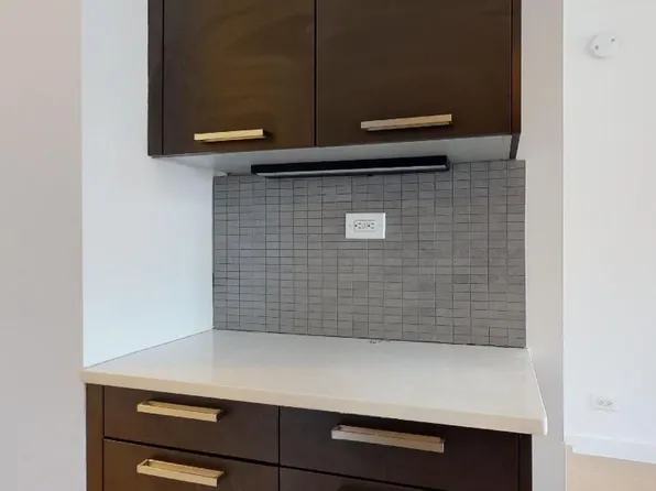 303 West 21st Street image 6 of 7