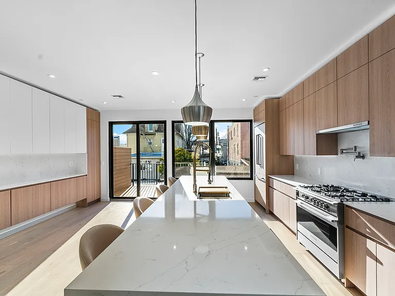 222 Washington Pl — Photo 21