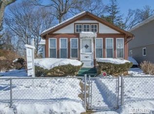 24 Voshage St, North Baldwin, NY 11510