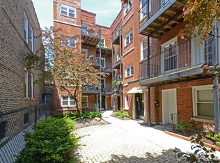 1022 W. Dakin, Chicago, IL 60613