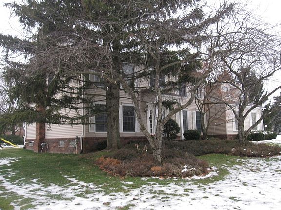 3rd image of 37611 Baywood Dr