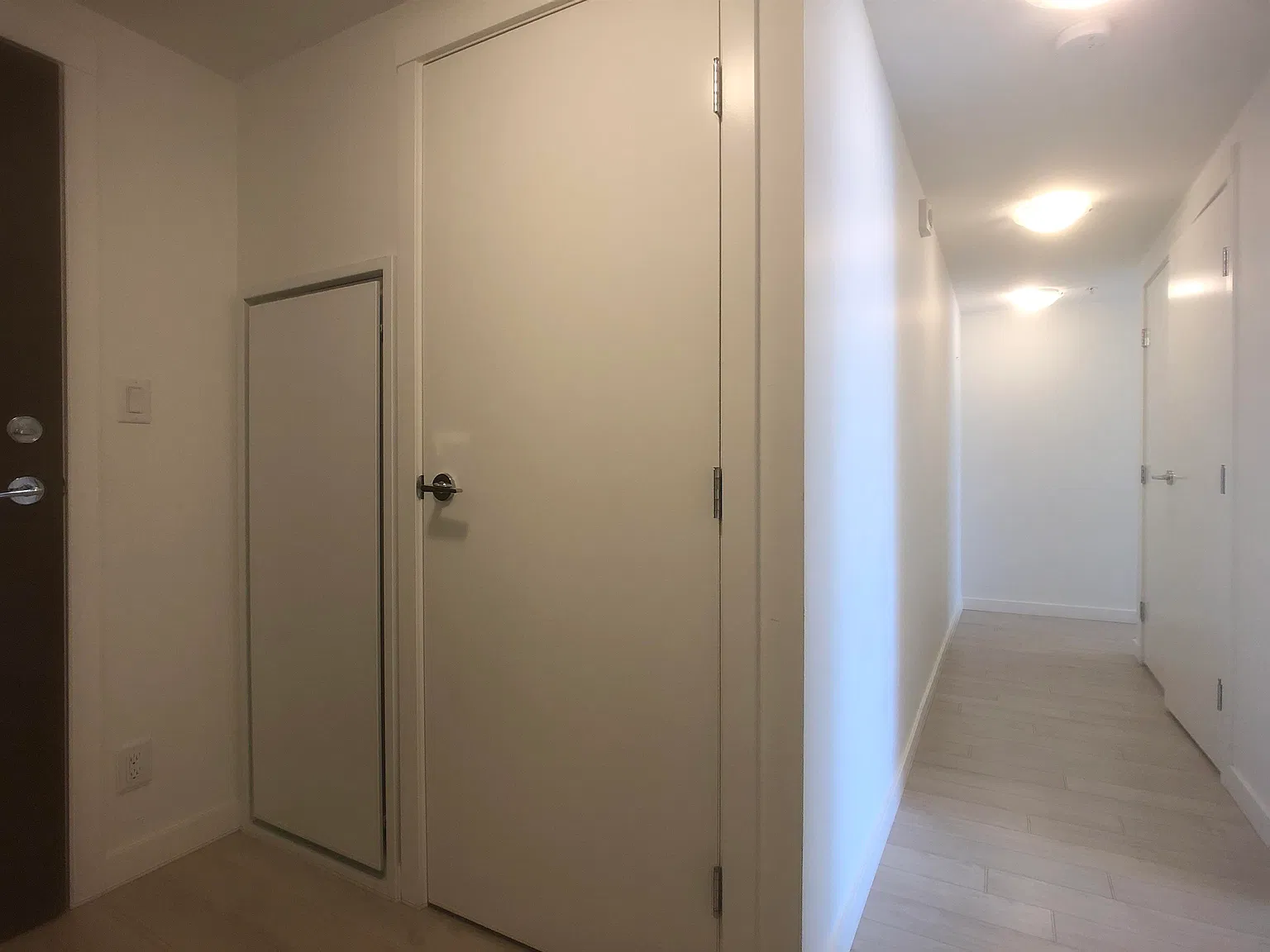 3 bed, 1110 sqft, $3,500 — Photo 2