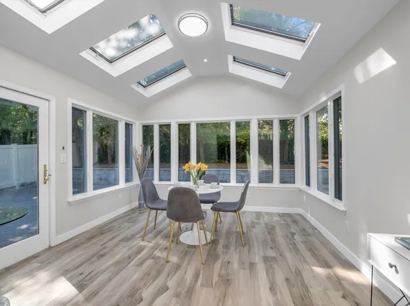 219-44 Peck Avenue image 10 of 32