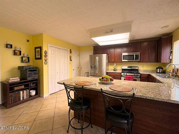 4th image of 952 Spinnaker Rd