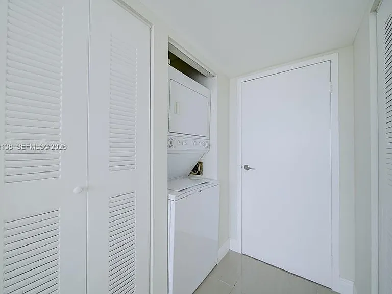 7601 E Treasure Dr #703 — Photo 8