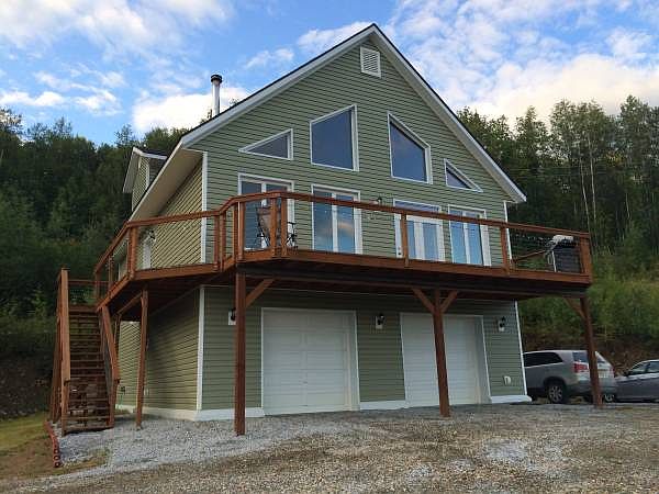 1st image of 989 Geranium Dr