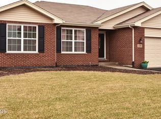 2285 Alta Vista Dr, New Lenox, IL 60451