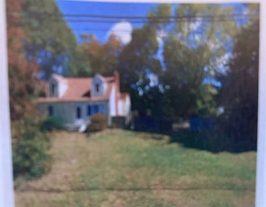 1st image of 33 Woodycrest Dr