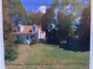 33 Woodycrest Dr, Yaphank, NY 11980