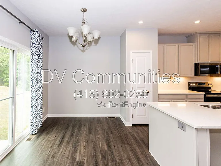 7226 Hillsview Dr — Photo 4