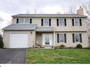 1736 Pine Creek Dr, Quakertown, PA 18951