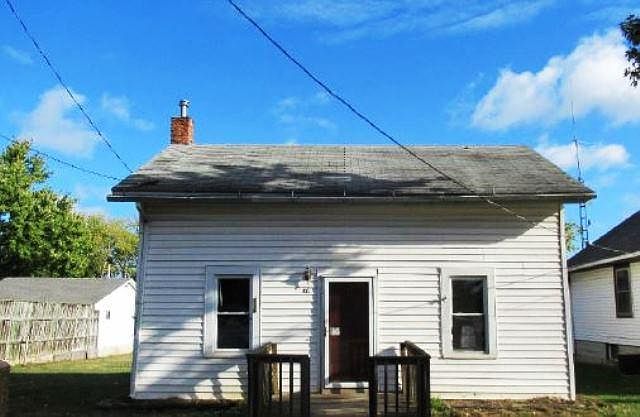 1st image of 409 W North Water St