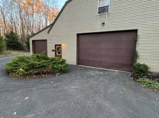 8861 Auburn Rd, Chardon, OH 44024