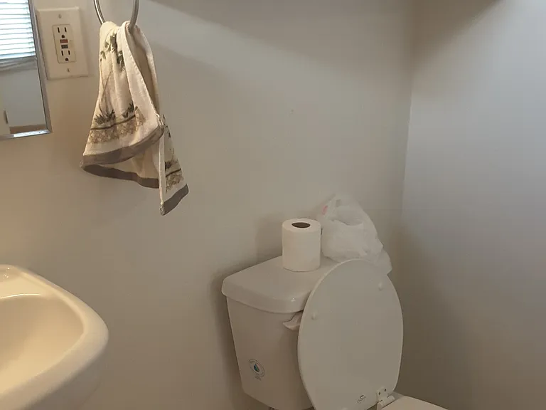 561 W Grondahl St — Photo 10