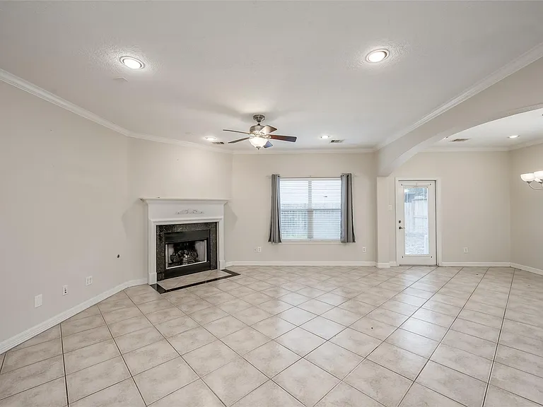 930 Lawrence St — Photo 12