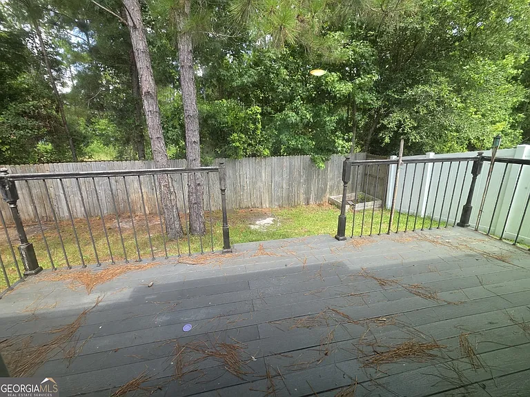 152 Ashwood Cir — Photo 32